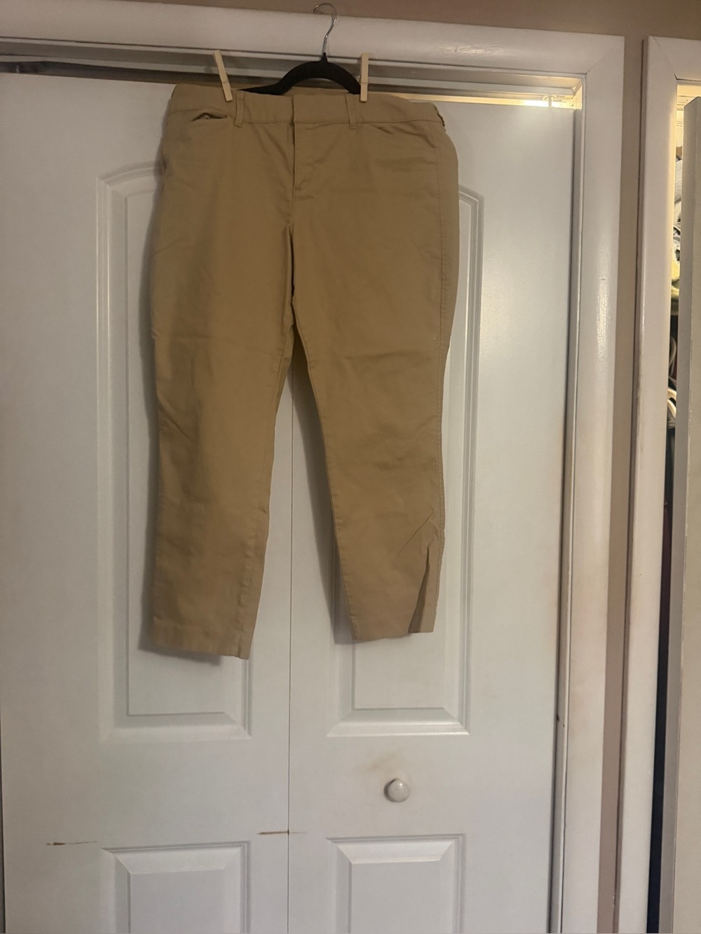 Old Navy 12P Petite Khaki Pants Tan Straight Leg Stretch Work Trousers.